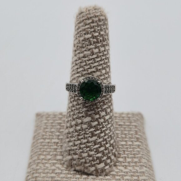 Size 7 Sterling Silver Green Cubic Zirconia Gem With Accents Ring A4137 - Picture 1 of 10
